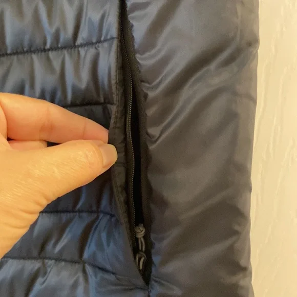 MERRELL Man Vest BNWOT color black length 28” pit to pit 36” two front pockets - Picture 4 of 12